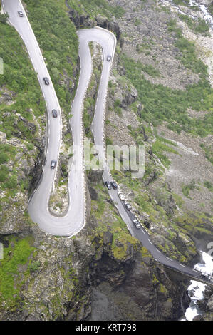 Look 11km al trollstigen una delle più famose strade del mondo Foto Stock