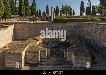 Italica (Spagnolo: Itálica; a nord di giorno moderno Santiponce, 9 km NW di Siviglia, Spagna) è un magnifico e ben conservato di città romana e la birthplac Foto Stock