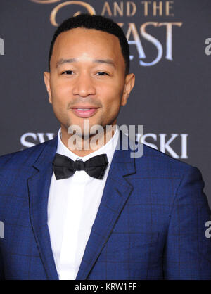 HOLLYWOOD, CA - Marzo 2: Registrazione artista John Legend assiste Disney's 'La Bella e la Bestia' Premiere mondiale a El Capitan theater il 2 marzo 2017 in Hollywood, la California. Foto di Barry re/Alamy Stock Photo Foto Stock