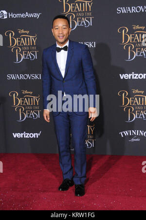 HOLLYWOOD, CA - Marzo 2: Registrazione artista John Legend assiste Disney's 'La Bella e la Bestia' Premiere mondiale a El Capitan theater il 2 marzo 2017 in Hollywood, la California. Foto di Barry re/Alamy Stock Photo Foto Stock