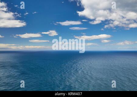 Infinito del mare e del cielo Foto Stock