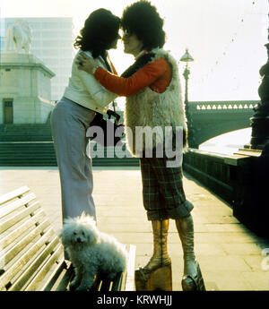 Matura in 70s outfit, piattaforma scarpe, Inghilterra, Gran Bretagna Foto Stock