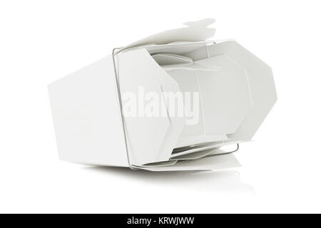 Pila di vuoto Takeaway cinese di contenitori per alimenti giacente su sfondo bianco Foto Stock