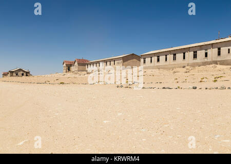 Verlassene Häuser in der Geisterstadt Kolmanskop, case abbandonate nella città fantasma Kolmanskop, Namibia Foto Stock