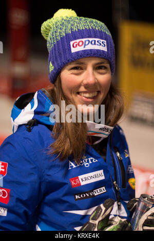 Courchevel, Francia. Xx Dec, 2017. Petra Vlhova della Slovacchia il 2° posto in slalom parallelo di Courchevel Ladies Ski World Cup 2017 Credit: Fabrizio Malisan/Alamy Live News Foto Stock