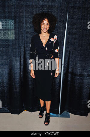 Hamilton, IL, Stati Uniti d'America. 1 Ott 2017. 01 Ottobre 2017 - Hamilton, Ontario, Canada. L'attrice Karyn Parsons (meglio nota per il suo ruolo come Hilary banche in ''Il principe fresco di Bel-Air'') a Hamilton Comic Con al Canadian Warplane Heritage Museum. Photo credit: Brent Perniac/AdMedia Credito: Brent Perniac/AdMedia/ZUMA filo/Alamy Live News Foto Stock