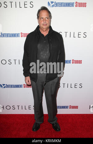 Beverly Hills, in California, Stati Uniti d'America. Xiv Dic, 2017. 14 Dicembre 2017 - Beverly Hills, la California - Jon Lovitz. ''Ostili " Los Angeles Premiere detenute a Samuel Goldwyn Theater. Credito foto: F. Sadou/AdMedia Credito: F. Sadou/AdMedia/ZUMA filo/Alamy Live News Foto Stock