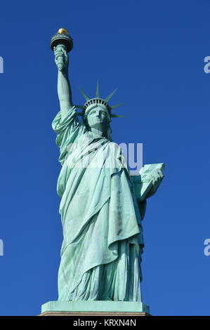 New York, Stati Uniti. 21 Dic 2017. Statua della libertà su Liberty Island. Foto Stock