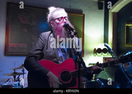 Il canadese del cantante, compositore e musicista Ben Caplan esegue un concerto dal vivo a Mir in Oslo. Norvegia, 24/01 2016. Foto Stock