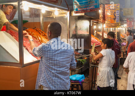 Carne Asada Hall, 20 novembre del mercato , città di Oaxaca, Oaxaca, Messico Foto Stock