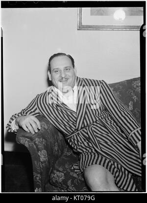 (Ritratto di Johnny Richards, ca. Apr. 1947) (5104562061) Foto Stock