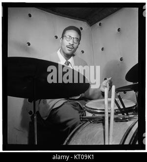 (Ritratto di Max Roach, tre Deuces, New York, N.Y., ca. Ott. 1947) (5105158908) Foto Stock