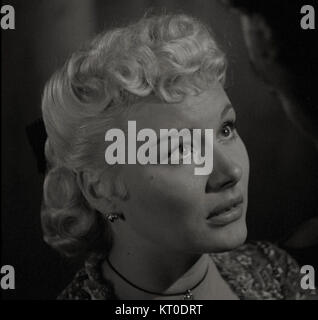 Barbara Payton è protagonista del film "Only the Valiant", che ritrae un personaggio forte e coraggioso in questo classico WESTERN. Il film mette in evidenza temi di coraggio e sacrificio nel Vecchio West. Foto Stock