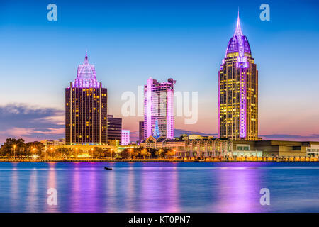 Mobile, Alabama, Stati Uniti d'America skyline sul fiume. Foto Stock