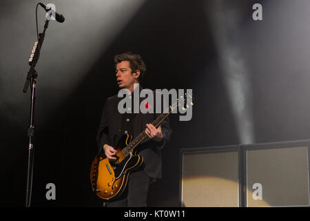 La American punk rock band Green Day esegue un concerto dal vivo a Oslo Spektrum. Qui il chitarrista Jason White è visto dal vivo sul palco. Norvegia, 25/01 2017. Foto Stock