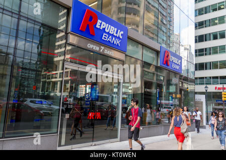 Il ramo della Repubblica Bank (Repubblica prima banca) su N XVI St in Philadelphia, Pennsylvania, Stati Uniti. Foto Stock