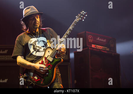 L'inglese hard rock band Motörhead esegue un concerto dal vivo a Oslo Spektrum. Qui il chitarrista Phil Campbell è visto dal vivo sul palco. Norvegia 03/12 2015. Foto Stock