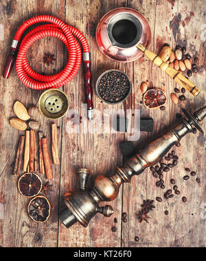 Shisha con caffè Foto Stock