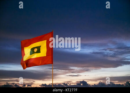 Sventola bandiera di Cartagena ancora tramonto Foto Stock