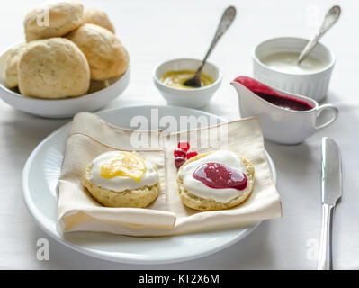 Scones con cagliata di limone Foto Stock