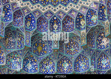 Dettagli dello Sceicco Lotfollah moschea di Isfahan, Iran Foto Stock