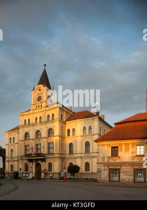Tschechien, Südböhmen, Netolice, Hauptplatz mit Rathaus Foto Stock