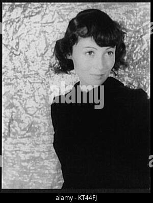 Un ritratto di Luise Rainer, un'attrice austriaca nota per i suoi ruoli vincitori di Oscar negli anni '1930 È stata riconosciuta per il suo lavoro in film come "The Great Ziegler" e "The Good Earth". Foto Stock