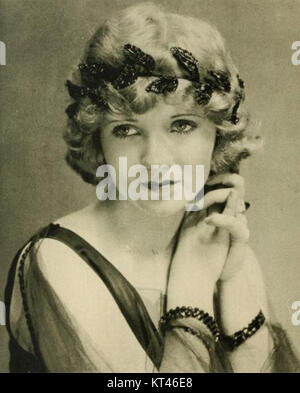 Mary Miles Minter è stata una popolare attrice di film muti all'inizio del XX secolo, apparsa in "Stars of the Photoplay". Questa collezione ha celebrato le carriere dei principali personaggi cinematografici dell'epoca del cinema muto. Foto Stock