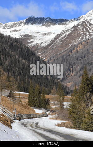 Tirolo orientale,winkeltal,villgrater montagne,l'inverno,neve, ghiaccio,hochalmspitze,valley Foto Stock