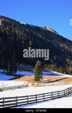 Tirolo orientale,winkeltal,villgrater montagne,l'inverno,neve, ghiaccio,hochalmspitze,valley Foto Stock