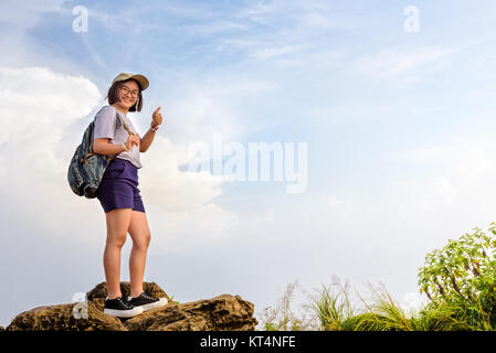 Tourist teen ragazza sul Phu Chi fa mountain Foto Stock