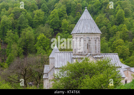 L antico monastero Haghartsin è situato vicino alla città di Dilijan, in una valle boscosa. Armenia Foto Stock