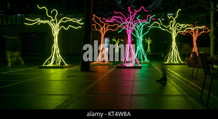 Lumen, tracce di luce serie da David Ogle, Broadgate Square, Londra Foto Stock