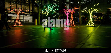 Lumen, tracce di luce serie da David Ogle, Broadgate Square, Londra Foto Stock