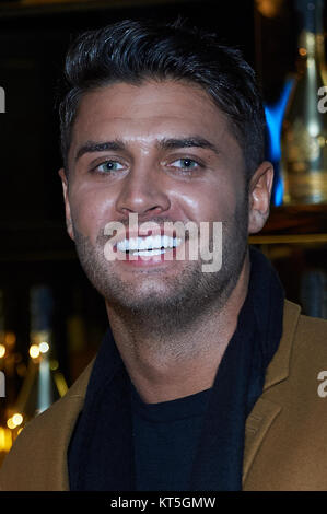 Celebrità assistere ad una festa a DSTRKT per il lancio della nuova serie di celebrità andare Dating durante il quale essi svelano le celebrità che partecipano. Dotato di: Mike Thalassitis dove: Londra, Regno Unito quando: 20 Nov 2017 Credit: WENN Foto Stock