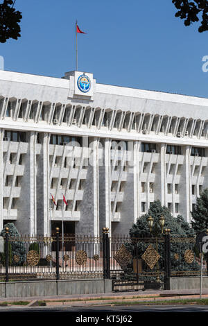 Il parlamento (Consiglio supremo) della Repubblica del Kirghizistan. Bishkek, Kirghizistan Foto Stock