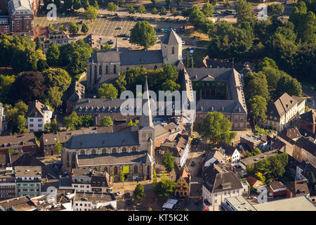 Alter Markt con Kath. Haupt chiesa parrocchiale, Mönchengladbacher Münster,, Altstadt von Mönchengladbach, Mönchengladbach, Basso Reno, Nord Rhine-Westph Foto Stock