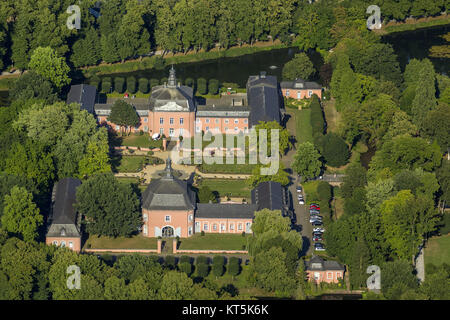 Il castello di Wickrath, moated il castello complesso sul Niers, Parco, Vorburg, Mönchengladbach, Basso Reno, Renania settentrionale-Vestfalia, Germania, Europa Mönchenglad Foto Stock