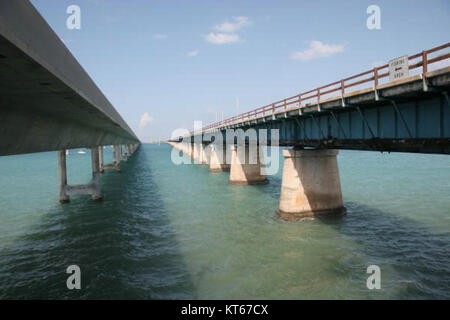 Il nuovo e il vecchio Seven Mile ponti Florida Keys Foto Stock