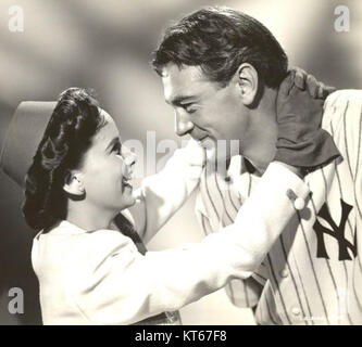 "The Pride of the Yankees" è un film biografico statunitense del 1942, che ritrae la vita della leggenda del baseball Lou Gehrig e la sua battaglia contro la SLA. Foto Stock