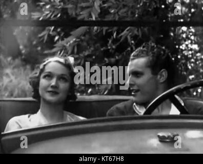 "The Road to Ruin" è un film del 1934 con Helen Foster e Glen Boles. Questo film precodificato di Hollywood approfondisce i temi della moralità sociale e della ribellione giovanile. Faceva parte della prima ondata di film che esploravano le questioni sociali durante gli anni '1930 Foto Stock