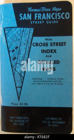 Thomas Bros Maps Street Guide for San Francisco è una mappa dettagliata che fornisce una copertura completa delle strade e dei quartieri di San Francisco, California, progettata per la navigazione e la pianificazione urbana. Foto Stock