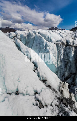 In crepacci del ghiacciaio Matanuska, a nord-est di Anchorage in Alaska,, STATI UNITI D'AMERICA Foto Stock