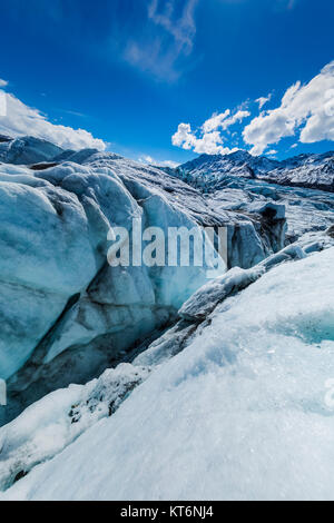 In crepacci del ghiacciaio Matanuska, a nord-est di Anchorage in Alaska,, STATI UNITI D'AMERICA Foto Stock