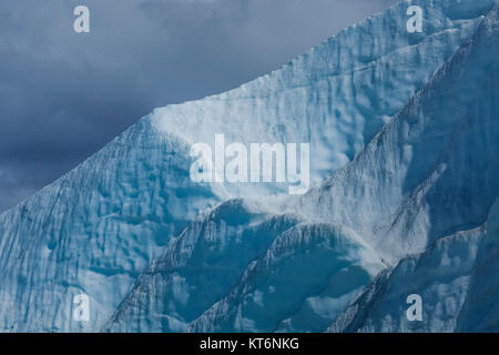 In crepacci del ghiacciaio Matanuska, a nord-est di Anchorage in Alaska,, STATI UNITI D'AMERICA Foto Stock