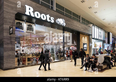 Radici Canada storefront, marchio canadese rivenditore, al Yorkdale Shopping Centre, Toronto, Ontario, Canada. Foto Stock