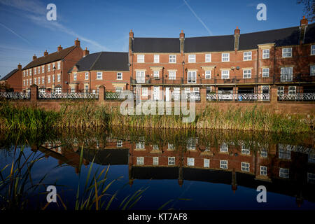 Cigni DWH raggiungere a Runcorn Foto Stock