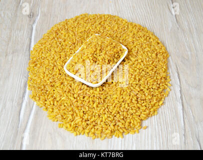 Grande, Bulgur di grano grande bulgur, tutta di Bulgur Riso, Bulgur di giallo, Bulgur pilaf, Turchia bulgur, turco bulgur.naturale e biologica di bulgur Foto Stock