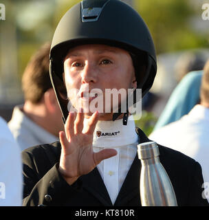 WELLINGTON, FL - MARZO 01: (esclusiva copertura) ex sindaco di New York City Michael Bloomberg della figlia Georgina Bloomberg termina con un deludente 32ma come lei i partecipanti in $150.000 Lugano diamanti Grand Prix con il suo cavallo Lilli al Winter Festival equestre al Palm Beach International Centro Equestre il 1 marzo 2015 a Wellington, Florida Persone: Georgina Bloomberg Foto Stock