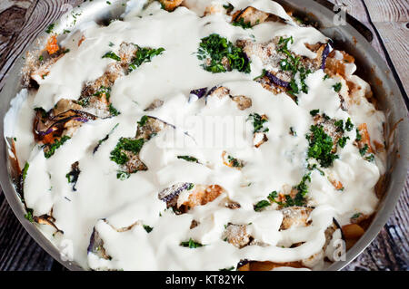 Un vegetariano pasta cotta al forno Foto Stock